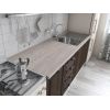 Bucatarie maya 180 cm, nuc columbia, blat kastamonu travertin 28 mm, fronturi mdf