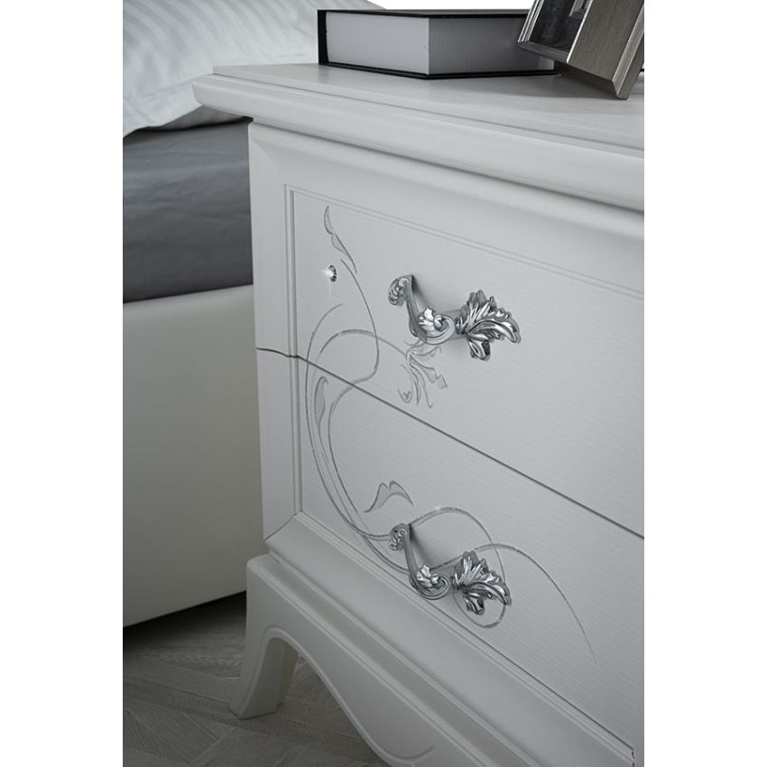 Dormitor Brielle , alb, pat 180x200 cm, dulap cu 2 usi culisante, 2 noptiere, comoda